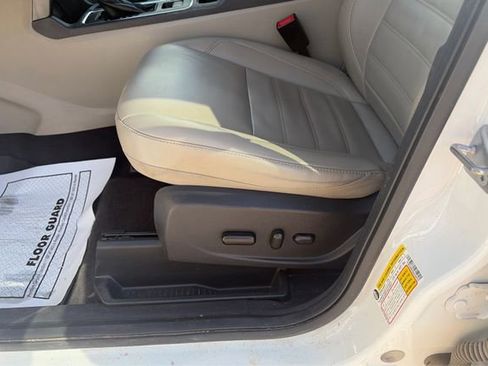 Used 2019 Ford Escape SEL AWD/4WD image 18