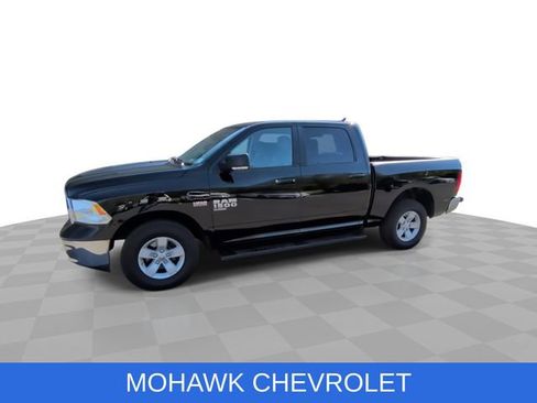 Used 2019 RAM 1500 Classic SLT w/ Luxury Group AWD/4WD image 4