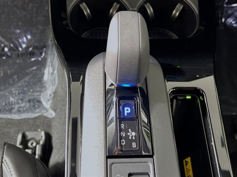 Used 2025 Toyota Prius Limited image 24