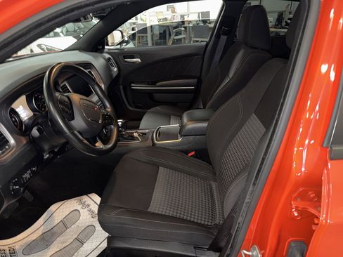 Used 2023 Dodge Charger SXT image 4