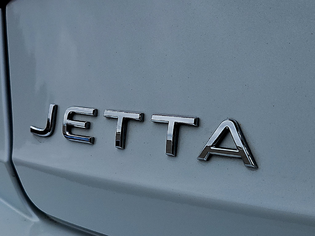 Certified 2023 Volkswagen Jetta SEL FWD image 30