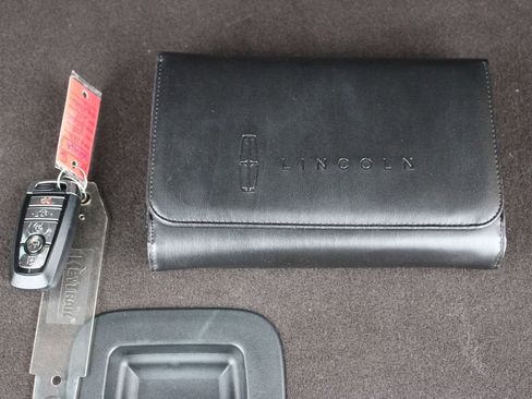 Used 2022 Lincoln Aviator AWD w/ Elements Package image 32