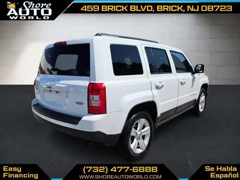 Used 2017 Jeep Patriot Latitude AWD/4WD image 5
