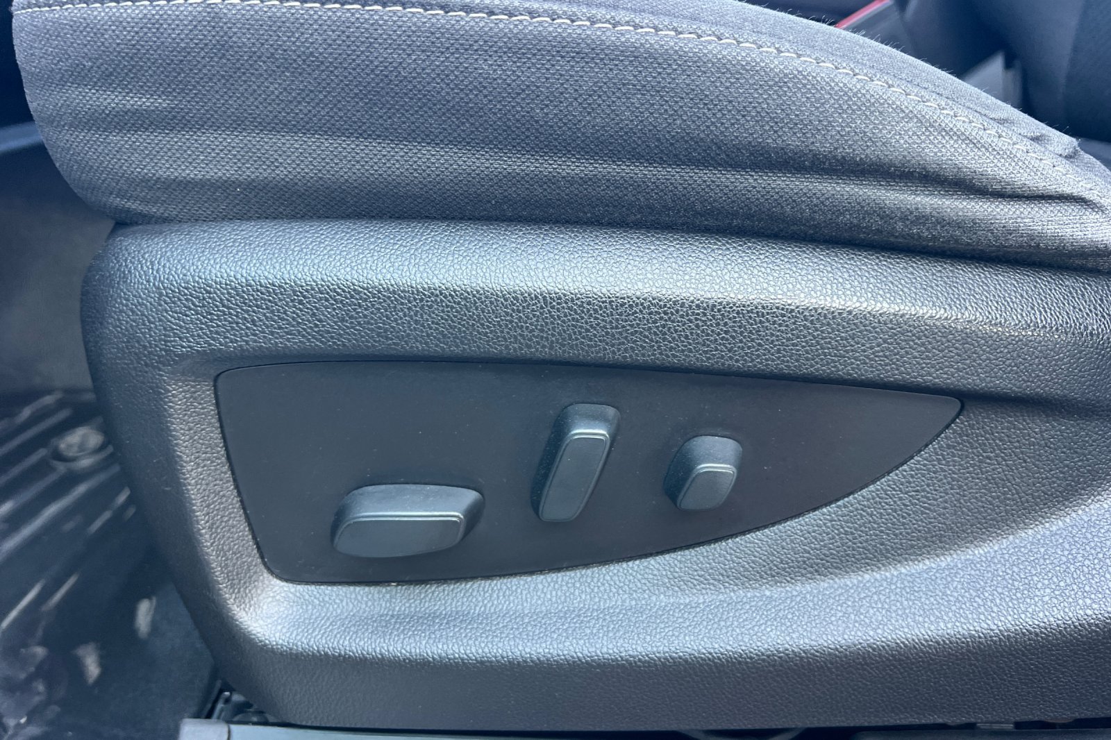 Used 2018 Chevrolet Silverado 1500 LT w/ All Star Edition AWD/4WD image 15