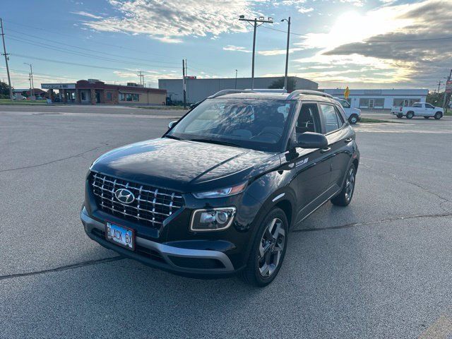 Used 2022 Hyundai Venue SEL FWD image 1