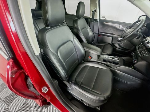 Used 2022 Ford Escape Titanium FWD image 31