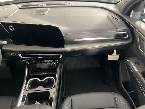 New 2026 Chevrolet Traverse LT FWD image 16