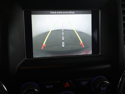 Used 2021 Jeep Grand Cherokee Laredo image 14