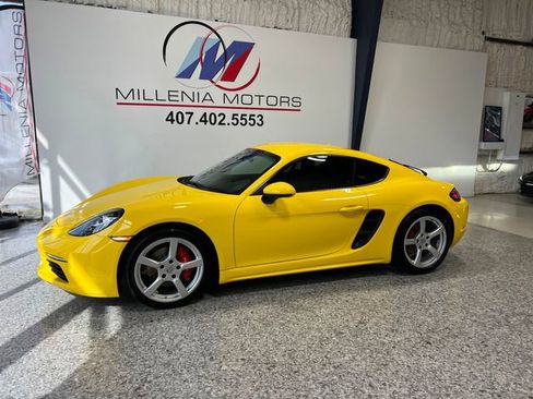 Used 2020 Porsche 718 Cayman S image 16