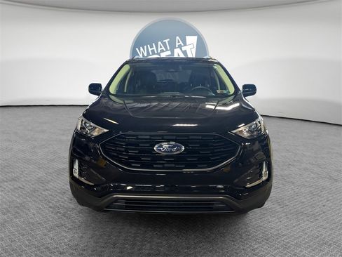 Used 2024 Ford Edge SEL w/ Sport Appearance Package image 9