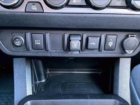 Used 2023 Toyota Tacoma TRD Off-Road image 25