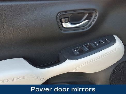 Used 2023 Honda HR-V LX image 16