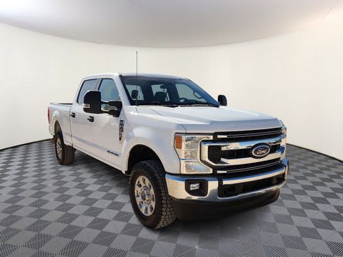 Used 2022 Ford F250 XLT w/ XLT Value Package AWD/4WD image 6
