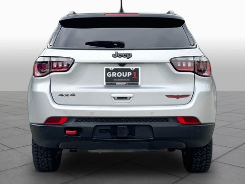 Used 2025 Jeep Compass Trailhawk w/ Trailer Tow Group AWD/4WD image 4