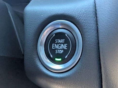 Used 2022 Chevrolet Suburban Premier image 18