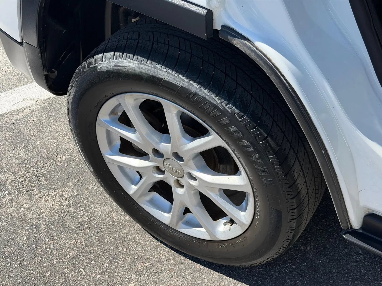 Used 2015 Jeep Cherokee Latitude w/ Comfort/Convenience Group FWD image 47