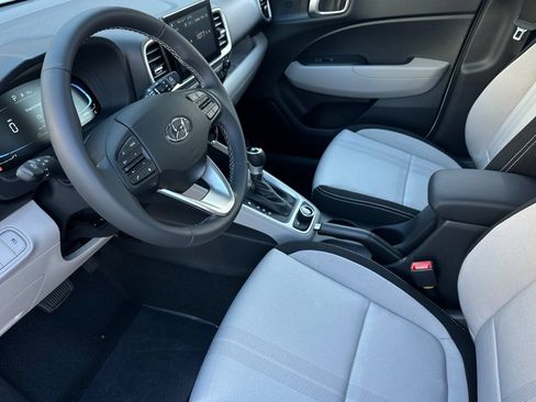 Used 2026 Hyundai Venue SEL FWD image 13