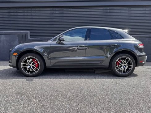 Certified 2023 Porsche Macan S AWD/4WD image 2