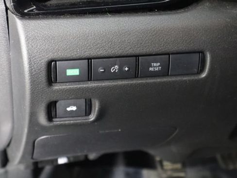 Used 2022 Nissan Sentra SR w/ Trunk Package FWD image 22