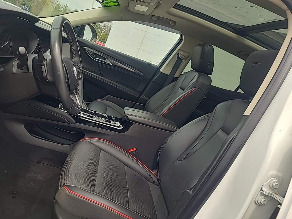 Used 2023 Buick Envision Essence w/ Sport Touring Package AWD/4WD image 10