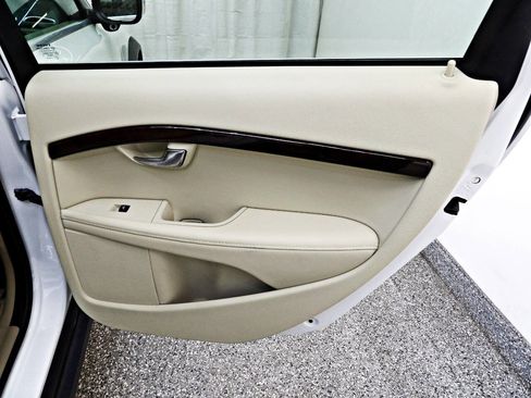 Used 2015 Volvo XC70 T5 Premier Plus image 12