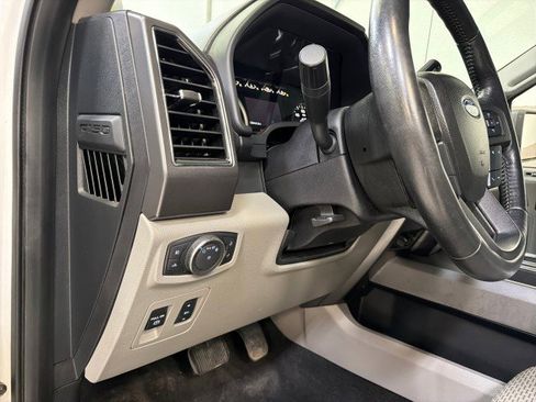 Used 2018 Ford F150 XLT w/ Equipment Group 302A Luxury image 15