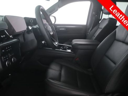 Used 2026 Chevrolet Tahoe RST AWD/4WD image 16