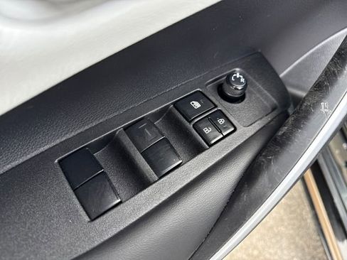 Used 2022 Toyota Corolla SE image 16
