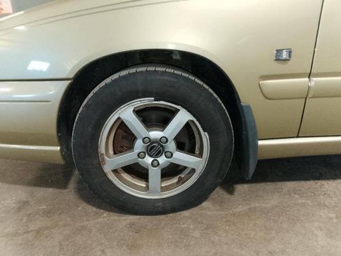 Used 1999 Volvo S70 AWD image 11