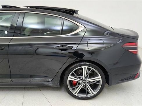 Used 2025 Genesis G70 2.5T w/ Sport Prestige Package image 10