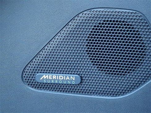 Used 2017 Jaguar F-PACE R-Sport image 27