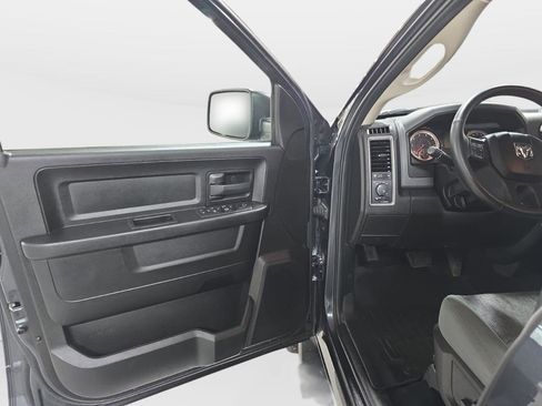 Used 2019 RAM 1500 Express w/ Wheel & Sound Group AWD/4WD image 10