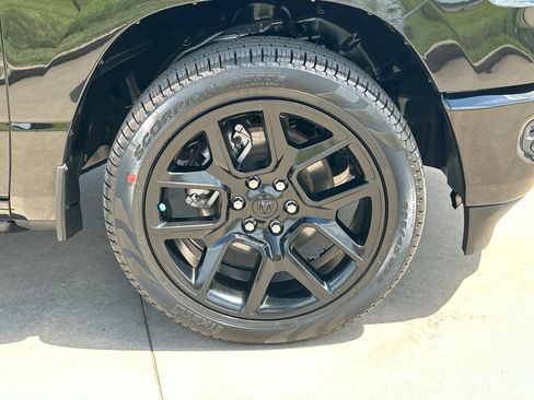 Used 2023 RAM 1500 Laramie AWD/4WD image 10
