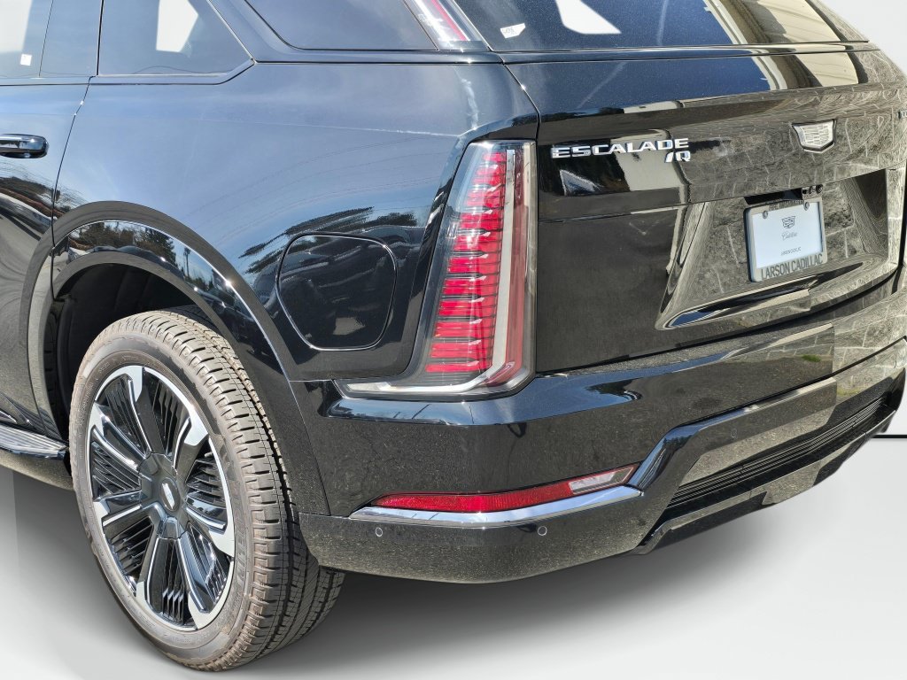New 2025 Cadillac Escalade IQ Sport 2 AWD/4WD image 12