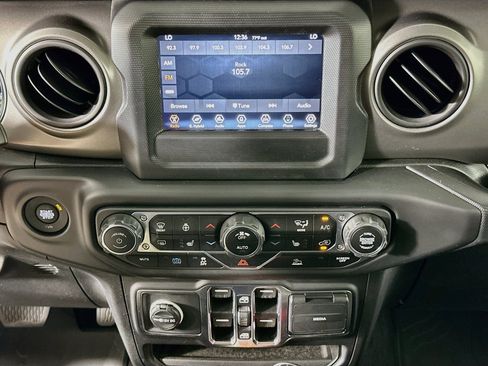 Used 2023 Jeep Wrangler Unlimited w/ Cold Weather Group AWD/4WD image 22