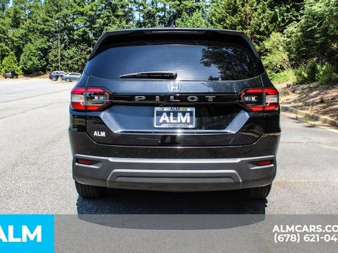 Used 2024 Honda Pilot LX image 9