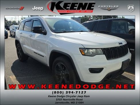 Used 2018 Jeep Grand Cherokee Laredo AWD/4WD image 1