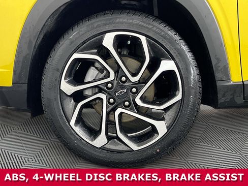 Certified 2024 Chevrolet Trax RS w/ Sunroof Package FWD image 33