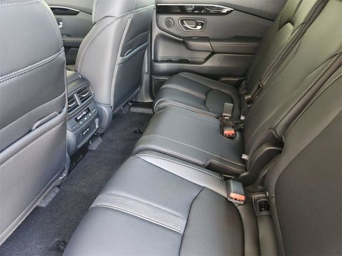 New 2025 Honda Pilot Touring image 19