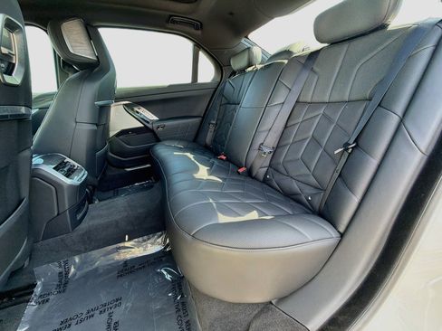 Used 2025 BMW 760i xDrive w/ Executive Package AWD/4WD image 21