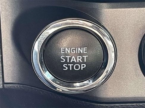 Used 2020 Toyota Tacoma SR5 image 26