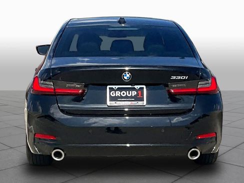 Used 2023 BMW 330i Sedan w/ Parking Assistance Package RWD image 4