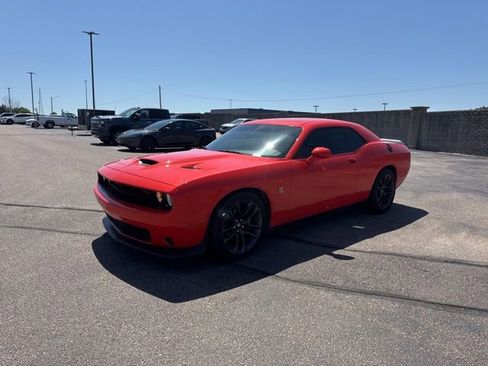Used 2021 Dodge Challenger R/T Scat Pack RWD image 3