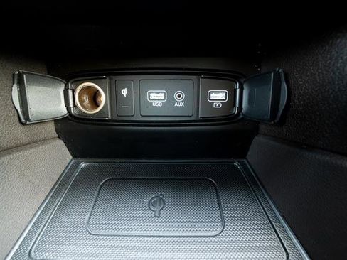 Used 2020 Hyundai Santa Fe Limited image 22