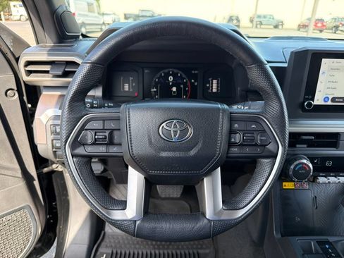 Used 2024 Toyota Tacoma SR5 AWD/4WD image 18