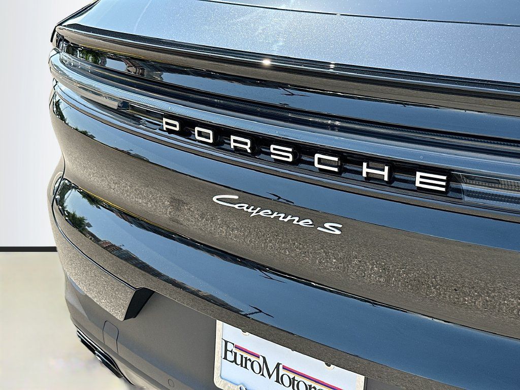 Certified 2026 Porsche Cayenne S AWD/4WD image 34