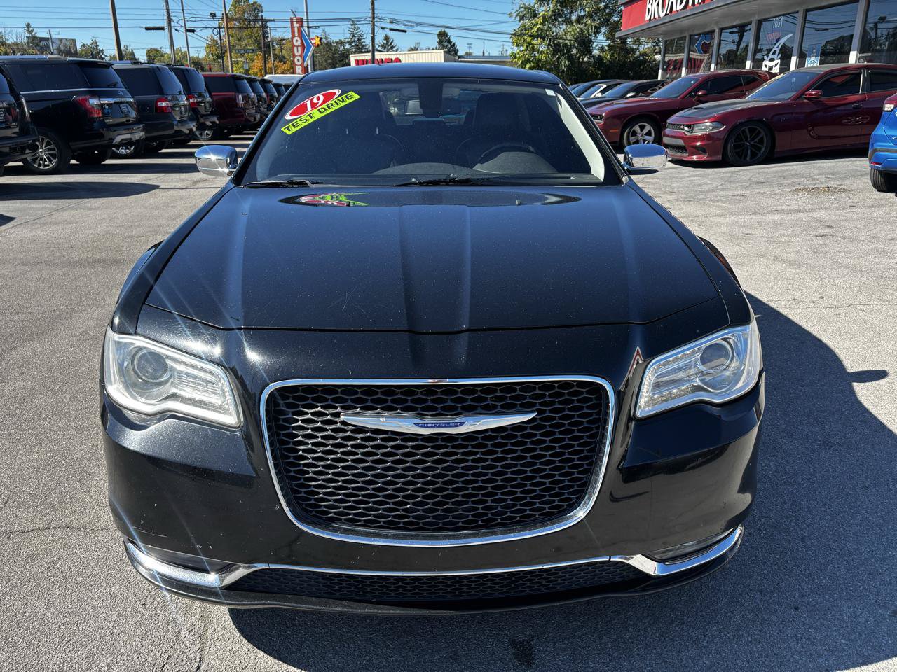 Used 2019 Chrysler 300 Limited RWD image 8