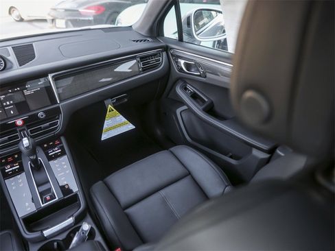 New 2026 Porsche Macan S image 38