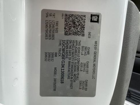 Used 2019 Chevrolet Express 2500 Extended w/ Enhanced Convenience Package image 30