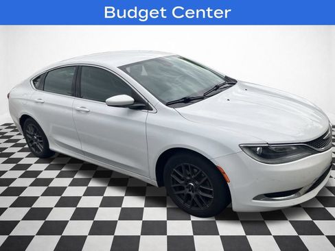 Used 2015 Chrysler 200 Limited w/ Convenience Group FWD image 4